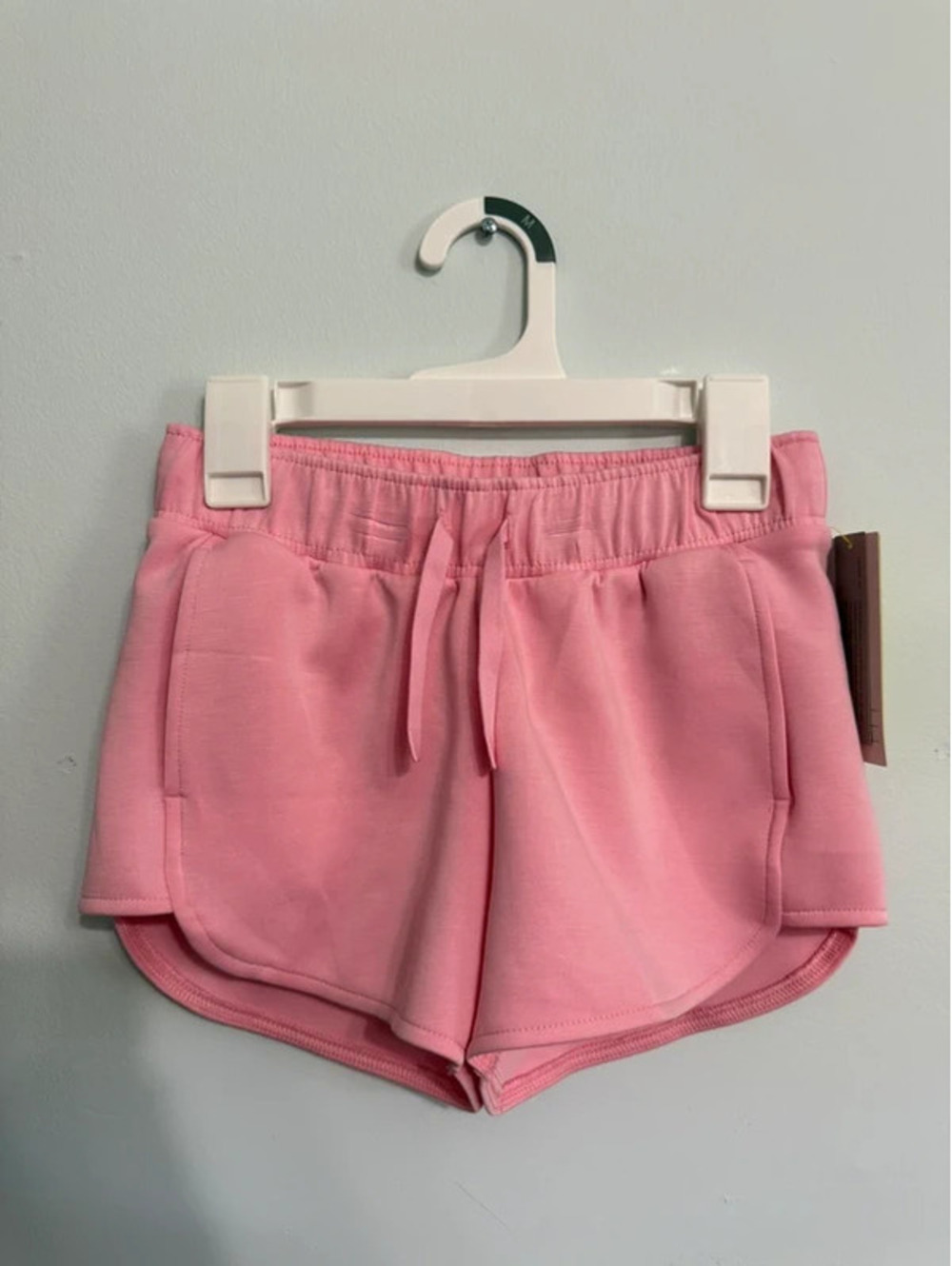 All in Motion Airy Sleek Pink Mid Rise Shorts M(8)